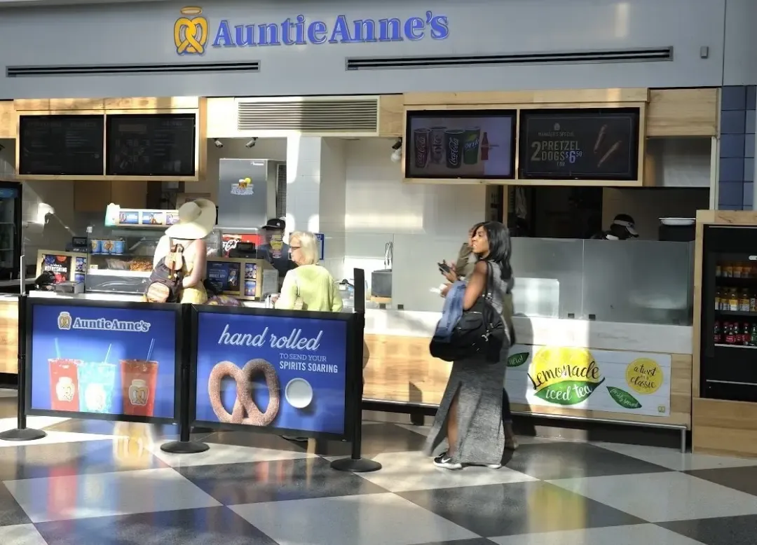 Auntie Anne's Pretzels – C18
