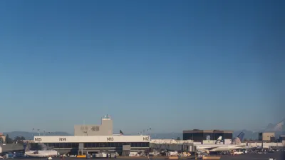 Seattle's Customs Peak Is Friday, Not Sunday: 52 Minutes